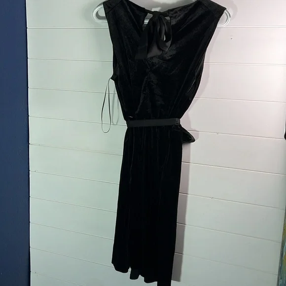 Draper James large velvet black dress. MN80 - Picture 4 of 6